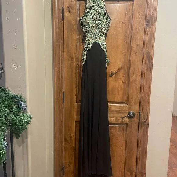 Sherri hill dress - Picture 2 of 5